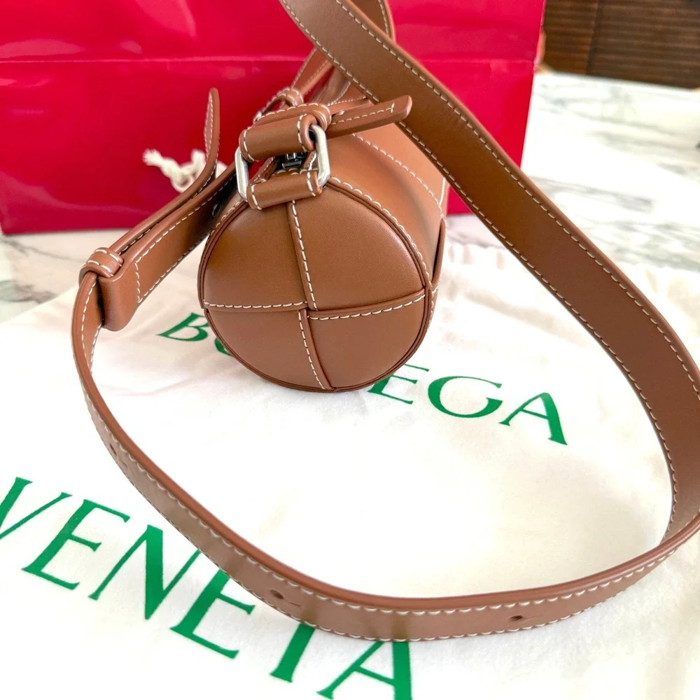 Bottega Veneta 741561‎ Urban Stitch Leather Barrel Bag Brown Crossbody